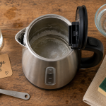 Comment nettoyer une bouilloire : détartrer au vinaigre blanc